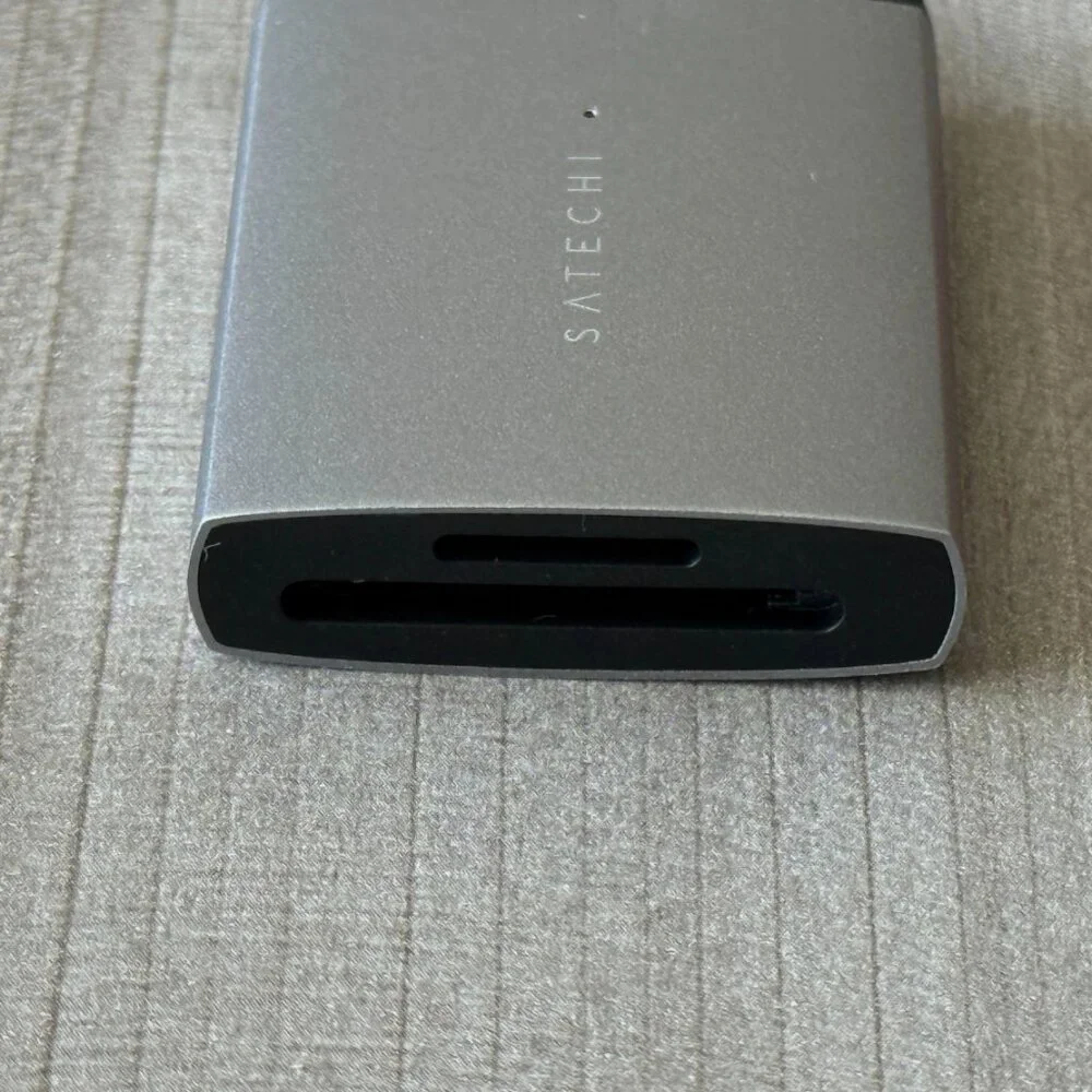 Satechi card reader